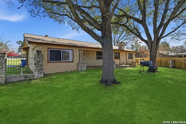 1407 Hospital Blvd, Floresville, TX 78114 - #3