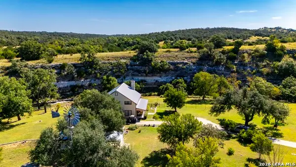 1763 Nixon Creek Rd, Fredericksburg, TX 78624
