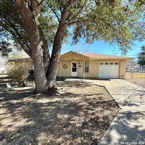 1215 W Crockett, Beeville, TX 78102 - #2