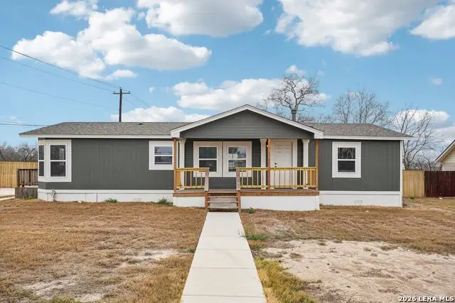 101 Natchez, Poth, TX 78147 - #1