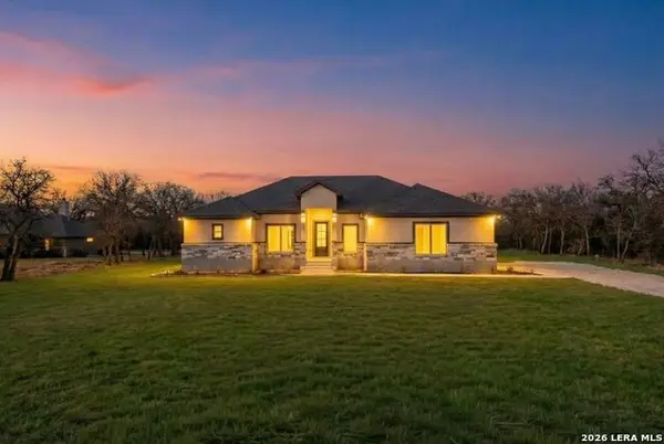 201 Sendera Crossing, La Vernia, TX 78121