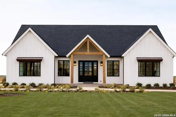 125 Syrah St, La Vernia, TX 78121