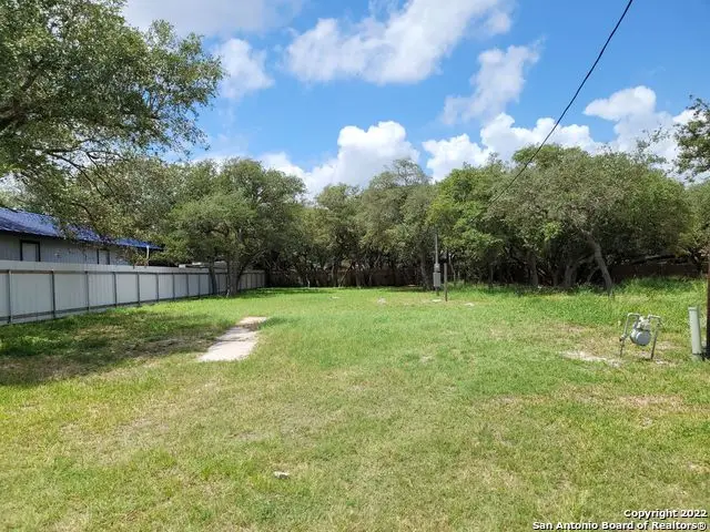 829 S Fuqua St, Rockport, TX 78382 - #2