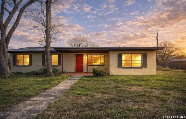 237 Kelly St, Poteet, TX 78065