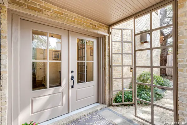 7110 Poniente #E, San Antonio, TX 78209