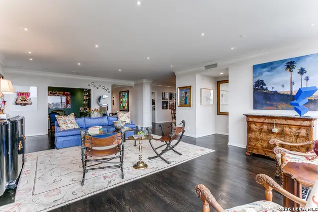 200 Patterson #APT 700A, San Antonio, TX 78209 - #2