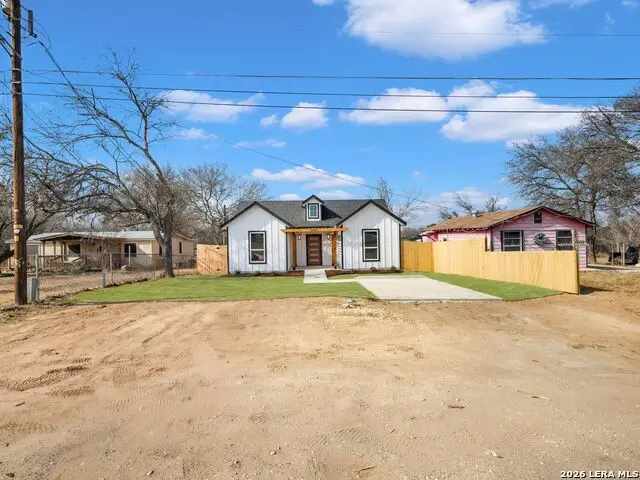14657 Main St, Lytle, TX 78052 - #3