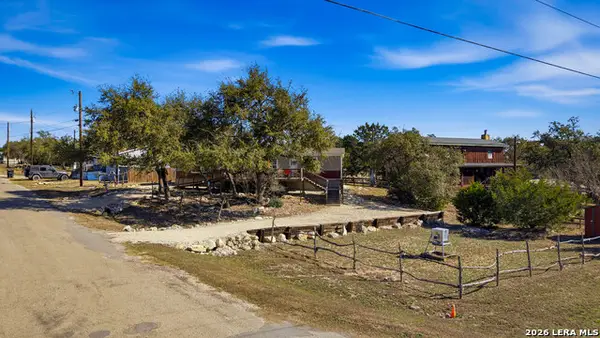 733 Private Road 1507, Bandera, TX 78003