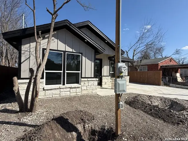 810 S San Eduardo Ave., San Antonio, TX 78228 - #3