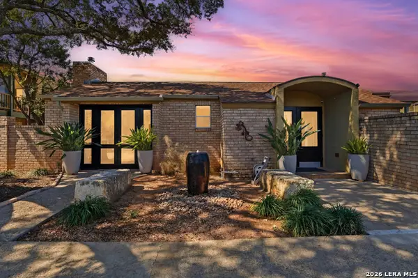 3678 Hidden Dr #902, San Antonio, TX 78217