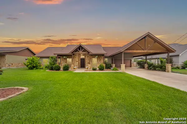 622 N Dickson, Poth, TX 78147