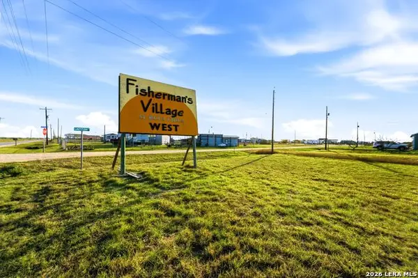 53 Kingfish Lane, Palacios, TX 77465