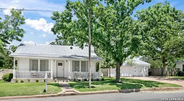 508 N Orange St, Fredericksburg, TX 78624 - #3