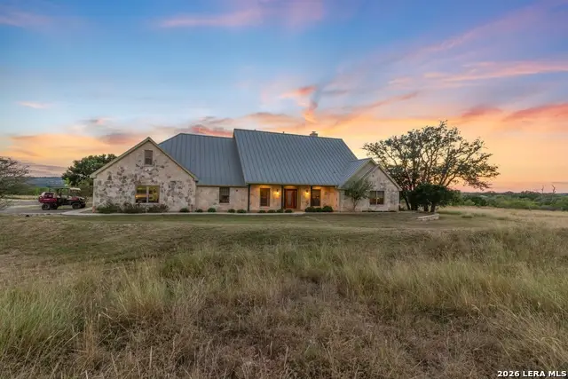 647 Funf Kinder Rd, Fredericksburg, TX 78624 - #2