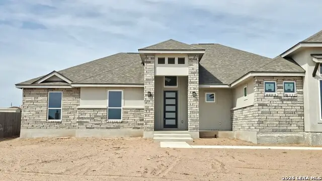 105 Oakmont Ln, La Vernia, TX 78121 - #2