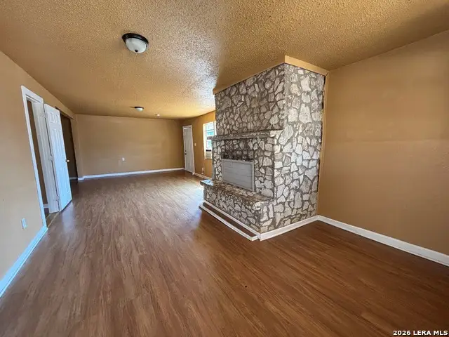 120 N Plum, Pearsall, TX 78061 - #2
