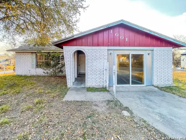 1001 Avenue B, Beeville, TX 78102