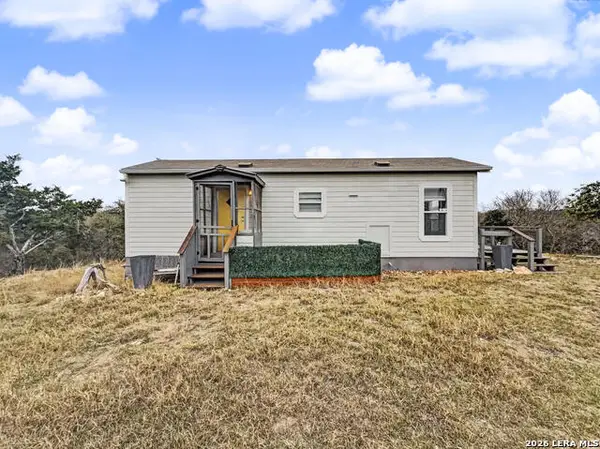 1372 N Lakeshore, Bandera, TX 78003