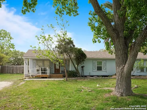 222 S 12th Street, Aransas Pass, TX 78336