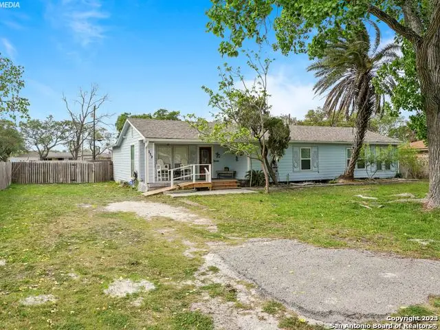 222 S 12th Street, Aransas Pass, TX 78336 - #2