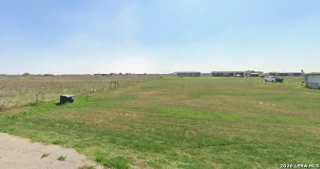 148 Anaqua Dr, Pleasanton, TX 78064 - #3