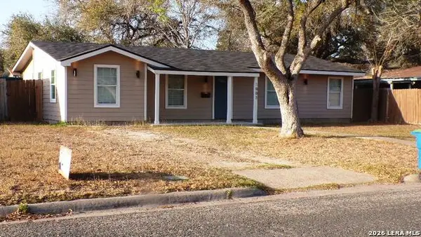1003 E Randall, Beeville, TX 78102