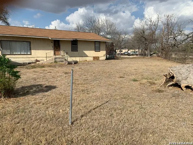 114 6th, Natalia, TX 78059 - #1