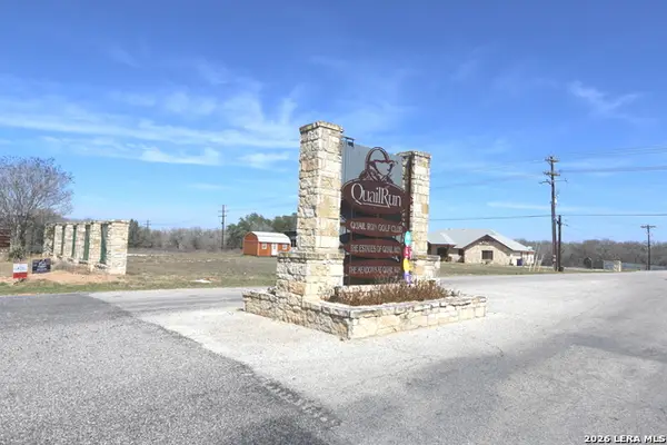 101 Turnberry Dr, La Vernia, TX 78121