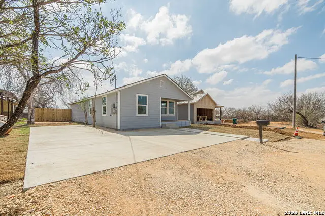 508 Hickory, Jourdanton, TX 78026 - #1