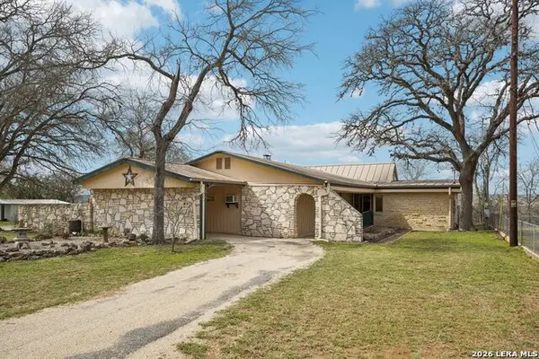 153 Hilltop, Kerrville, TX 78028