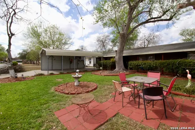 1013 E Hutchinson, Beeville, TX 78102 - #3