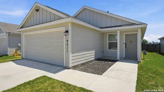 9211 Navarro, Seguin, TX 78155 - #1