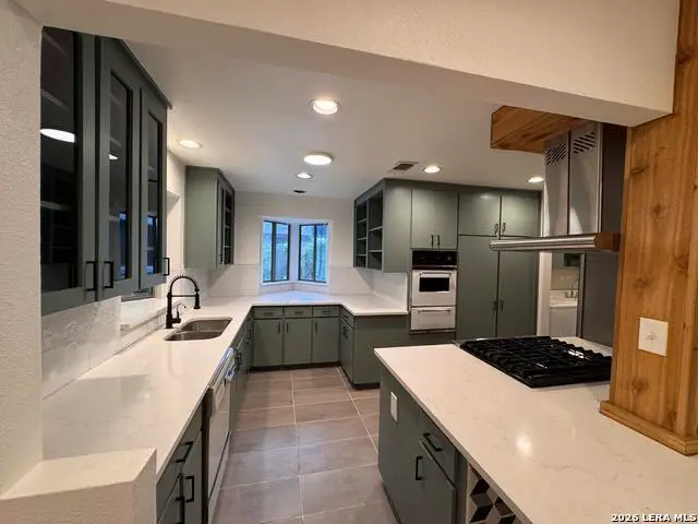 120 Dawn Dr, Boerne, TX 78006 - #3