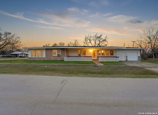 500 Texas, Nixon, TX 78140