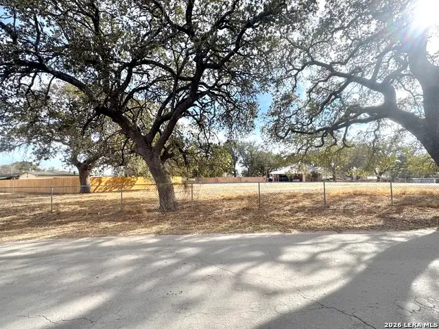 00 Washington, Devine, TX 78016 - #2