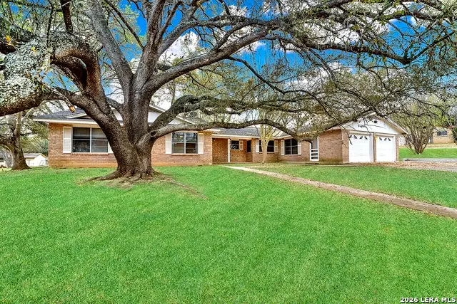 1709 Hickory, Floresville, TX 78114 - #2