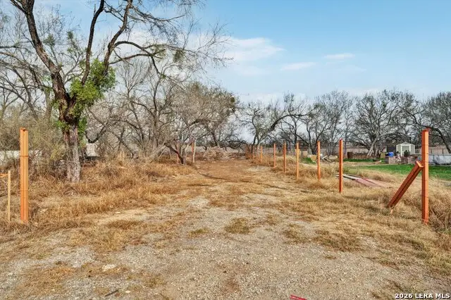 18962 Lagloria Rd, Elmendorf, TX 78112 - #3