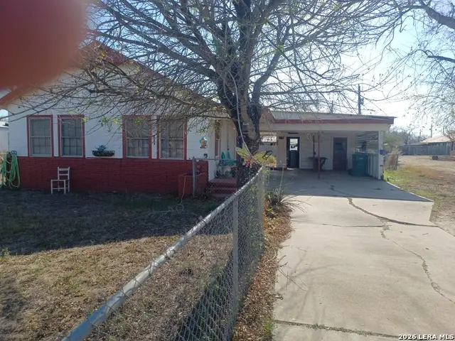 2204 Zanderson, Jourdanton, TX 78026 - #3