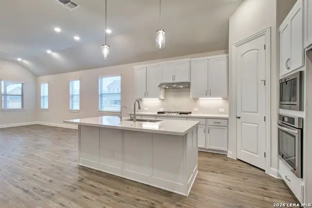 735 Navarro Street, New Braunfels, TX 78132 - #2