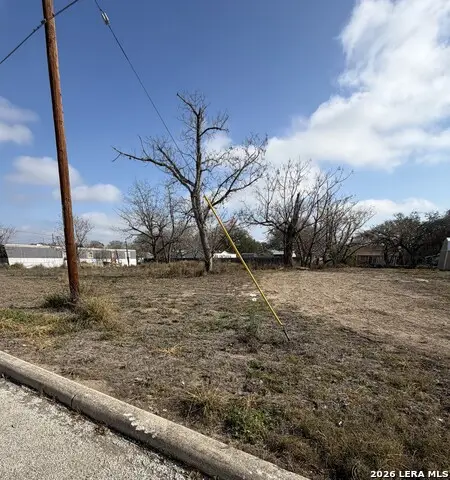 408 Harl, Pleasanton, TX 78064