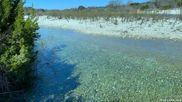 316 Sd 37980, Barksdale, TX 78828