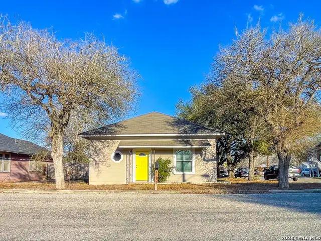 423 S 6th, Kenedy, TX 78119 - #2