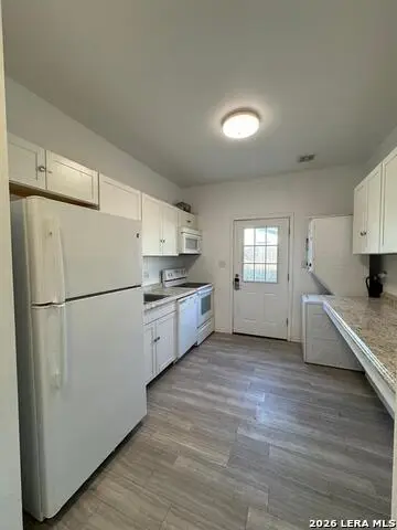 642 N San Gabriel, San Antonio, TX 78228 - #2