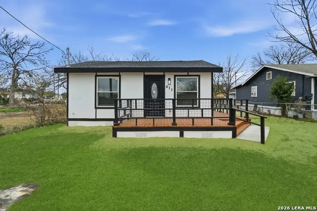 611 N San Ignacio Ave, San Antonio, TX 78228 - #2