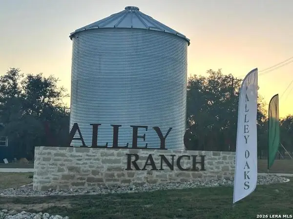 207 Crescent, Hondo, TX 78861