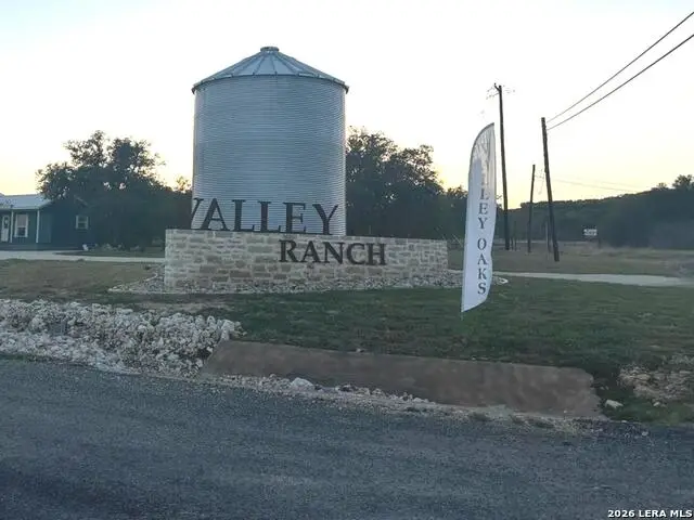 207 Crescent, Hondo, TX 78861 - #3