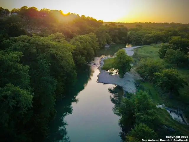 212 Hoskins, Boerne, TX 78006 - #1