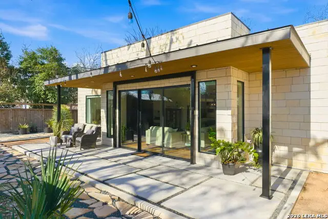 260 S Hackberry, New Braunfels, TX 78130 - #2