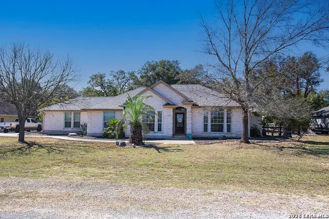 157 Park Rd, Bandera, TX 78003 - #2