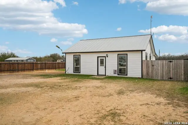 325 Las Palomas, Lytle, TX 78052 - #1